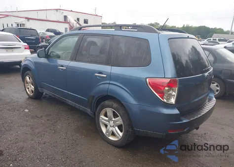 2010 Subaru Forester 2.5X Premium z USA, uszkodzony, nr VIN JF2SH6CC2AH905922